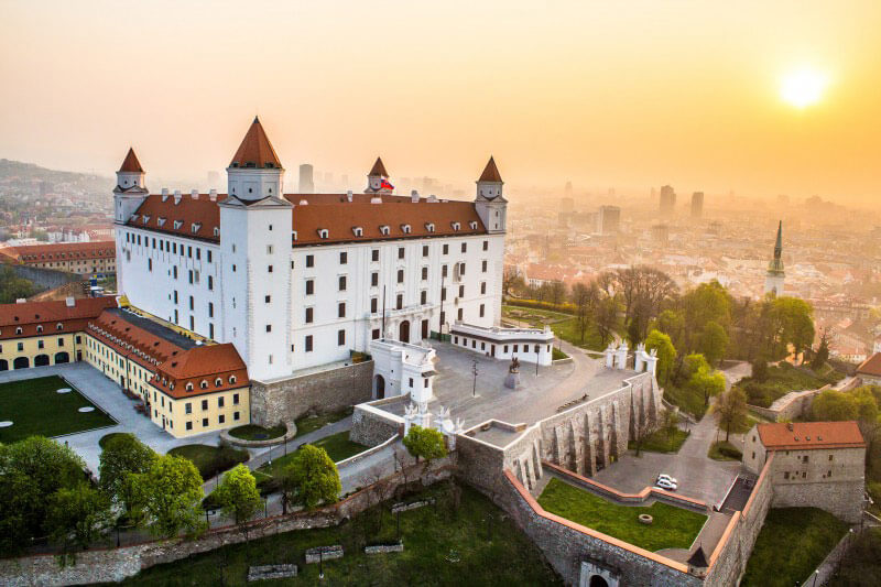 Ozvucenie Bratislavskeho hradu - MediaTech