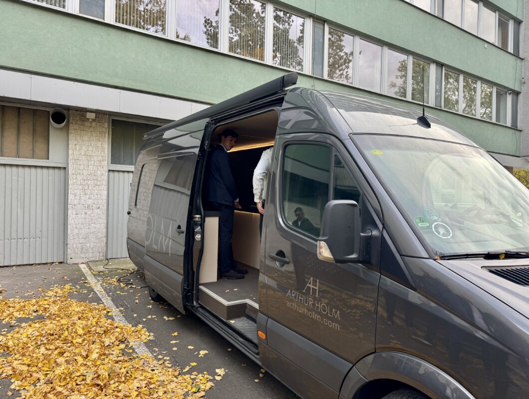 arthur-holm-van