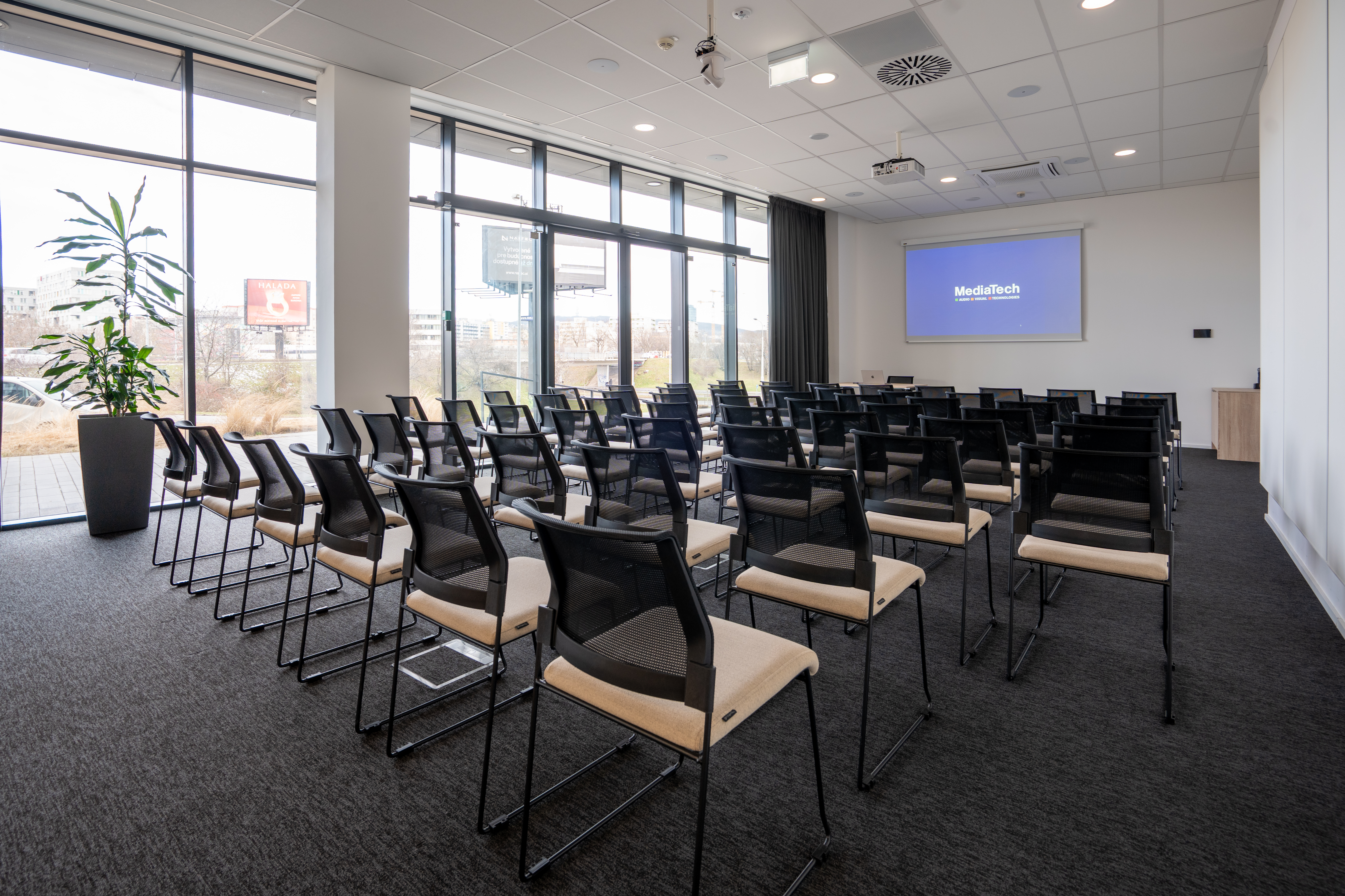 MediaTech-Rosum-konferencny-priestor