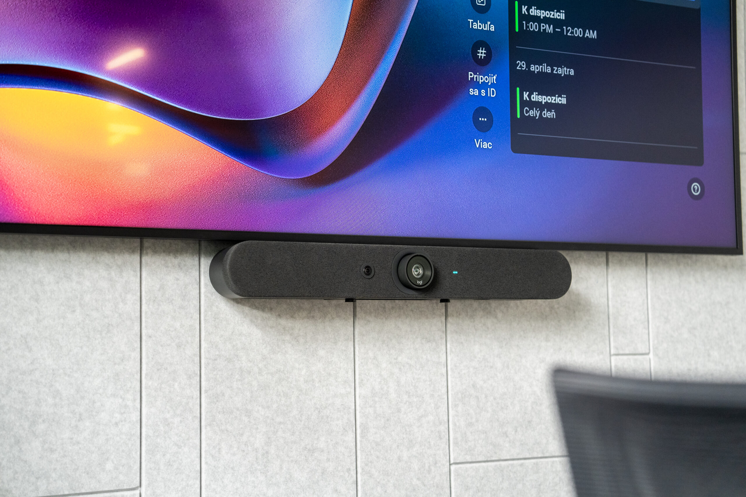 logitech-rally-bar-mini-detail